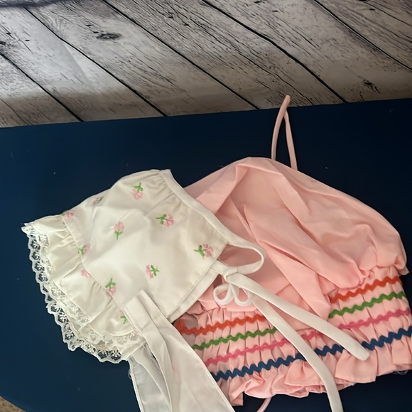 Pink and White Kids Bonnet Set ~ Vintage baby bonnets ~ 2 bonnets - Picture 4 of 6